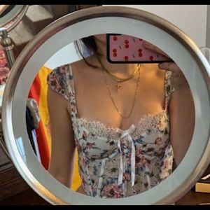 Trendy Victoria’s Secret corset